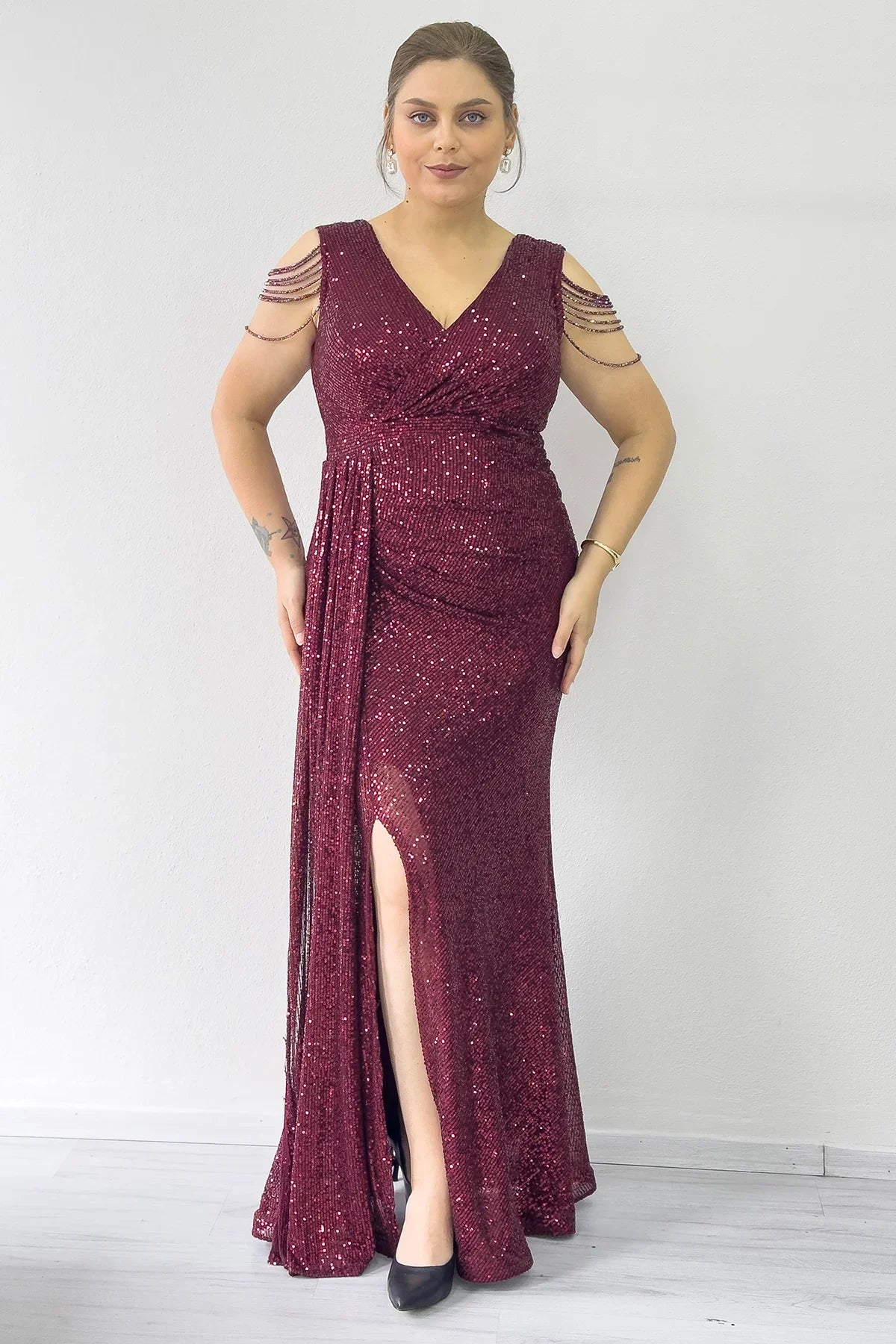 Bordo Kruvaze Yaka Omuz Detay Pul Payet Büyük Beden Abiye Elbise 