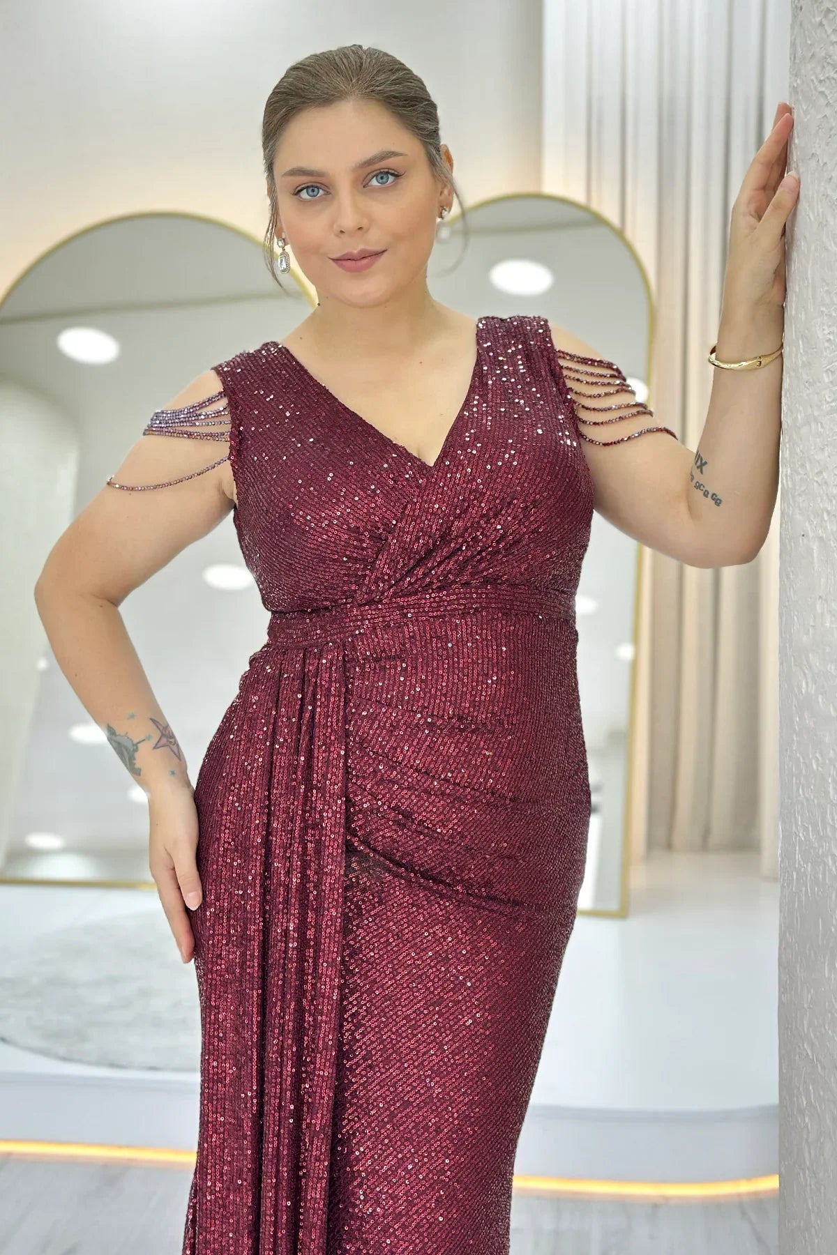 Bordo Kruvaze Yaka Omuz Detay Pul Payet Büyük Beden Abiye Elbise 