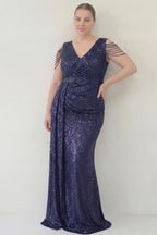 Kolu boncuklu kalın askılı lacivert payet kruvaze yaka drapeli kuyruklu yırtmaçlı balık maxi abiye