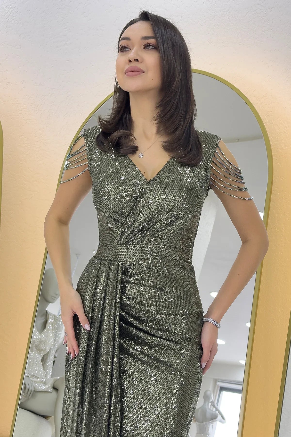 Haki Kruvaze Yaka Omuz Detay Pul Payet Büyük Beden Abiye Elbise