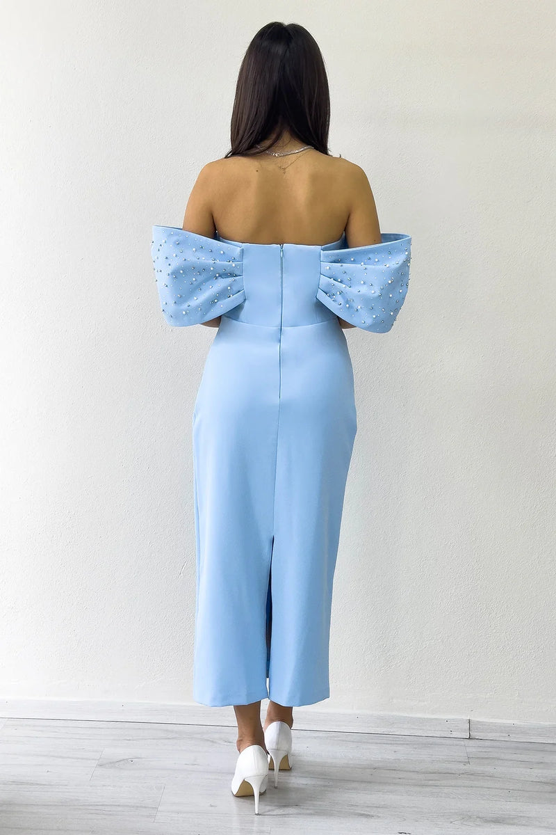 Bebe Mavi Straplez Yaka Düşük Kol İncili Midi Boy Abiye Elbise