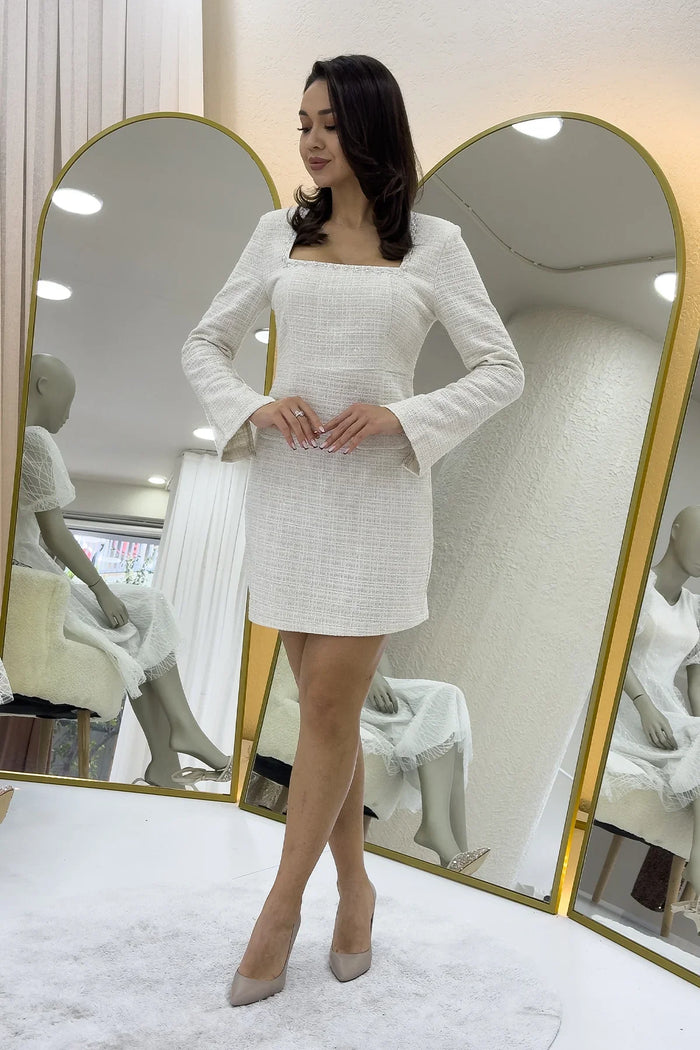 Ekru Kare Yaka Taş İşlemeli Tüvit Elbise