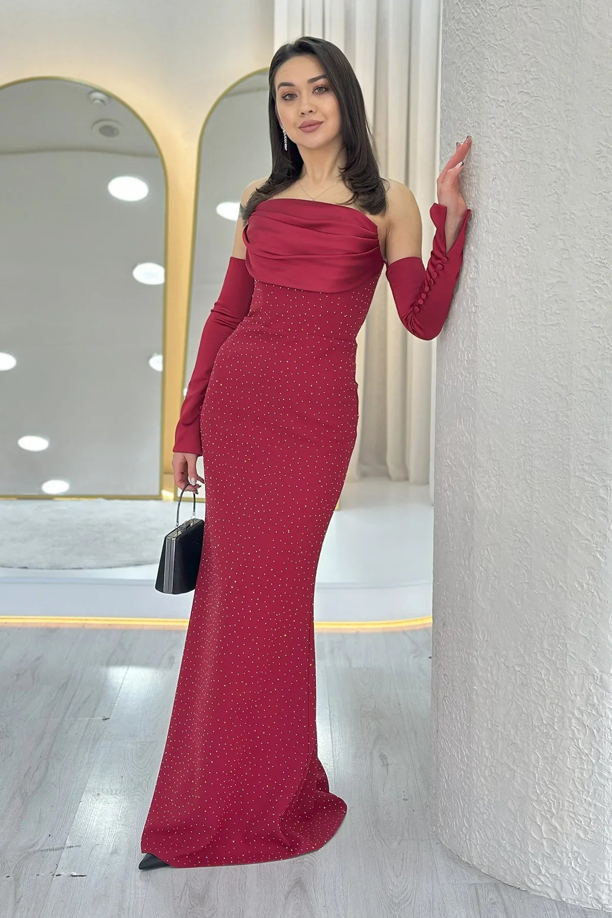 Kadın Taş Detaylı Bordo Straplez Kol Aksesuarlı Balık Saten Alya Elbise