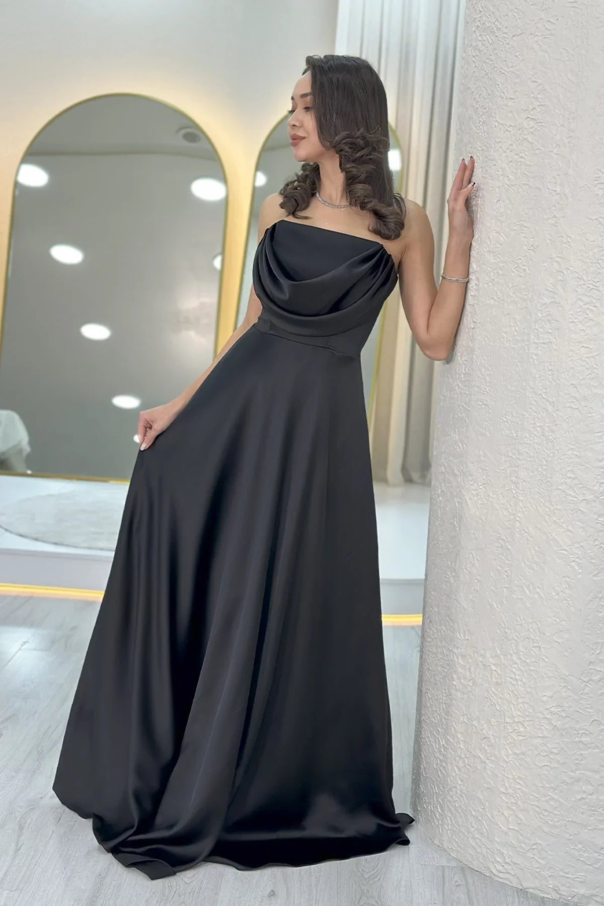 Siyah Straplez Saten Uzun Abiye Elbise