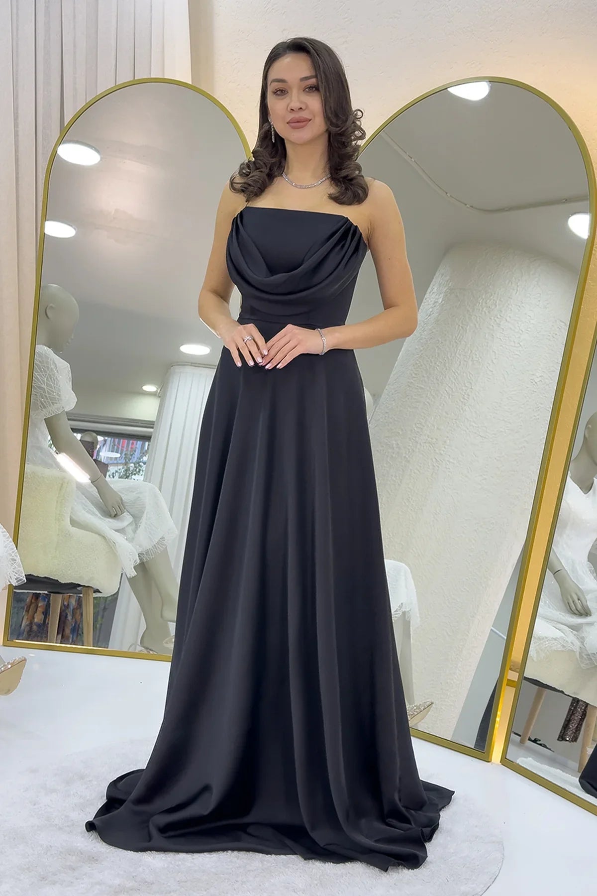 Siyah Straplez Saten Uzun Abiye Elbise