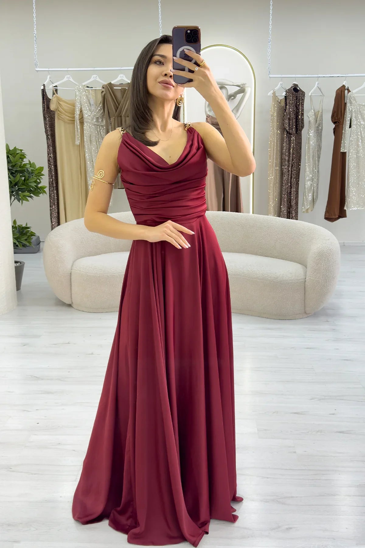 Bordo Gold Askılı Ön Drapeli Saten Yırtmaçlı Abiye Elbise