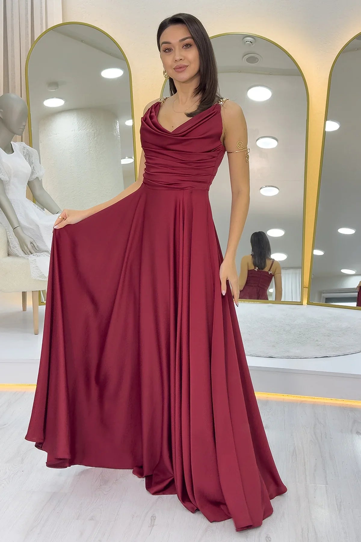 Bordo Gold Askılı Ön Drapeli Saten Yırtmaçlı Abiye Elbise