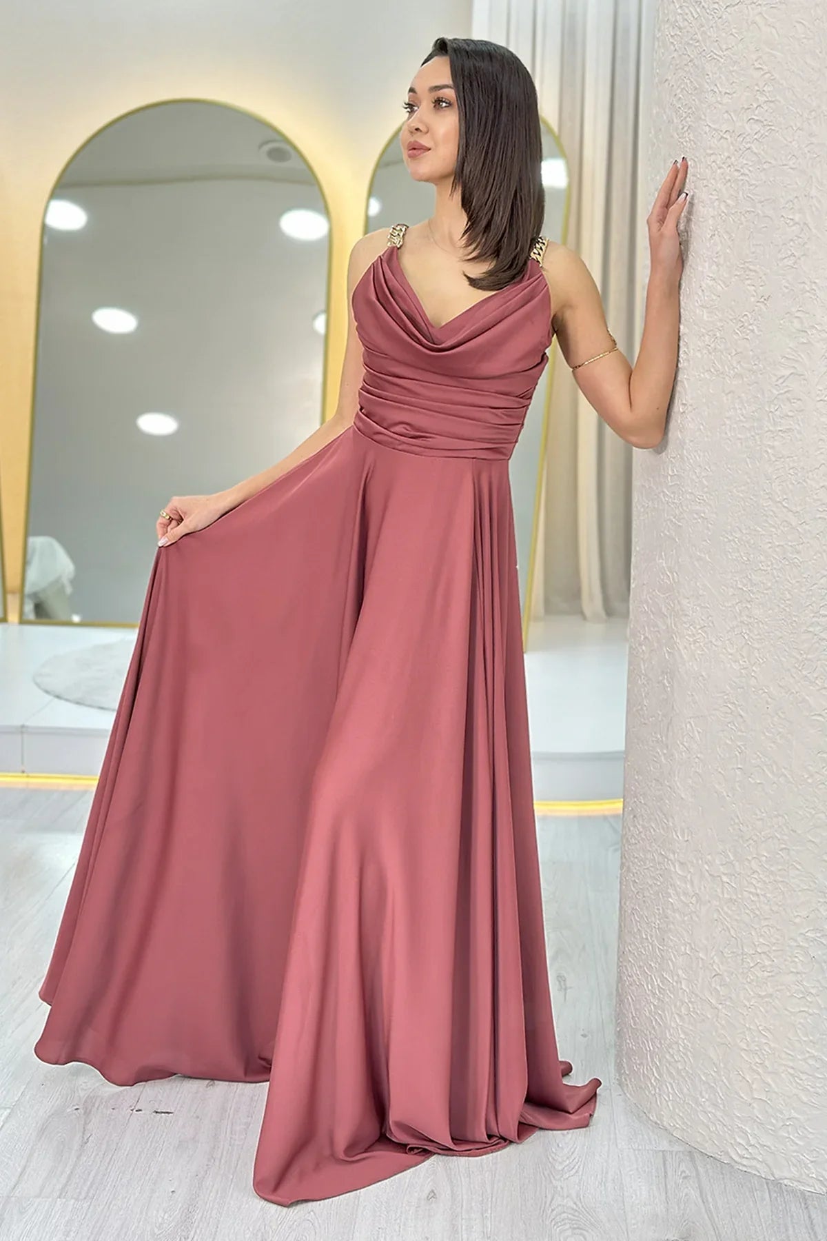 Gül Kurusu Gold Askılı Ön Drapeli Saten Yırtmaçlı Abiye Elbise