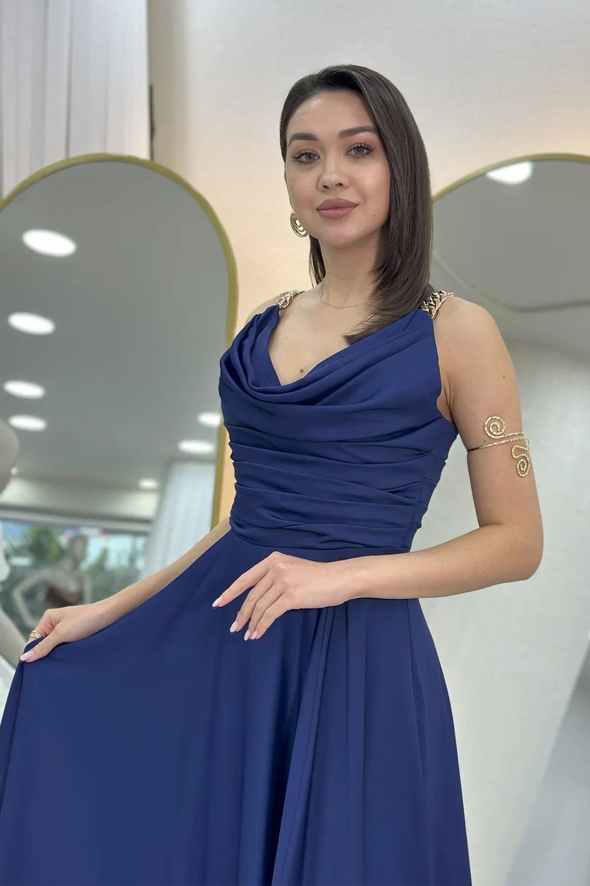 Lacivert Gold Askılı Ön Drapeli Saten Yırtmaçlı Abiye Elbise