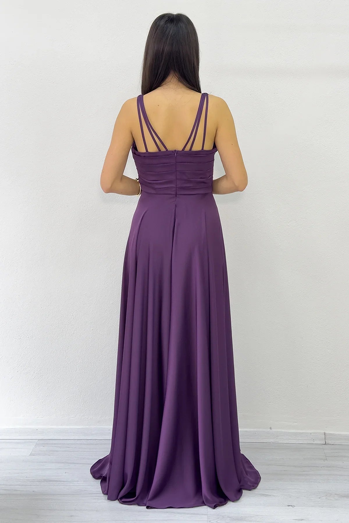 Mor Gold Askılı Ön Drapeli Saten Yırtmaçlı Abiye Elbise