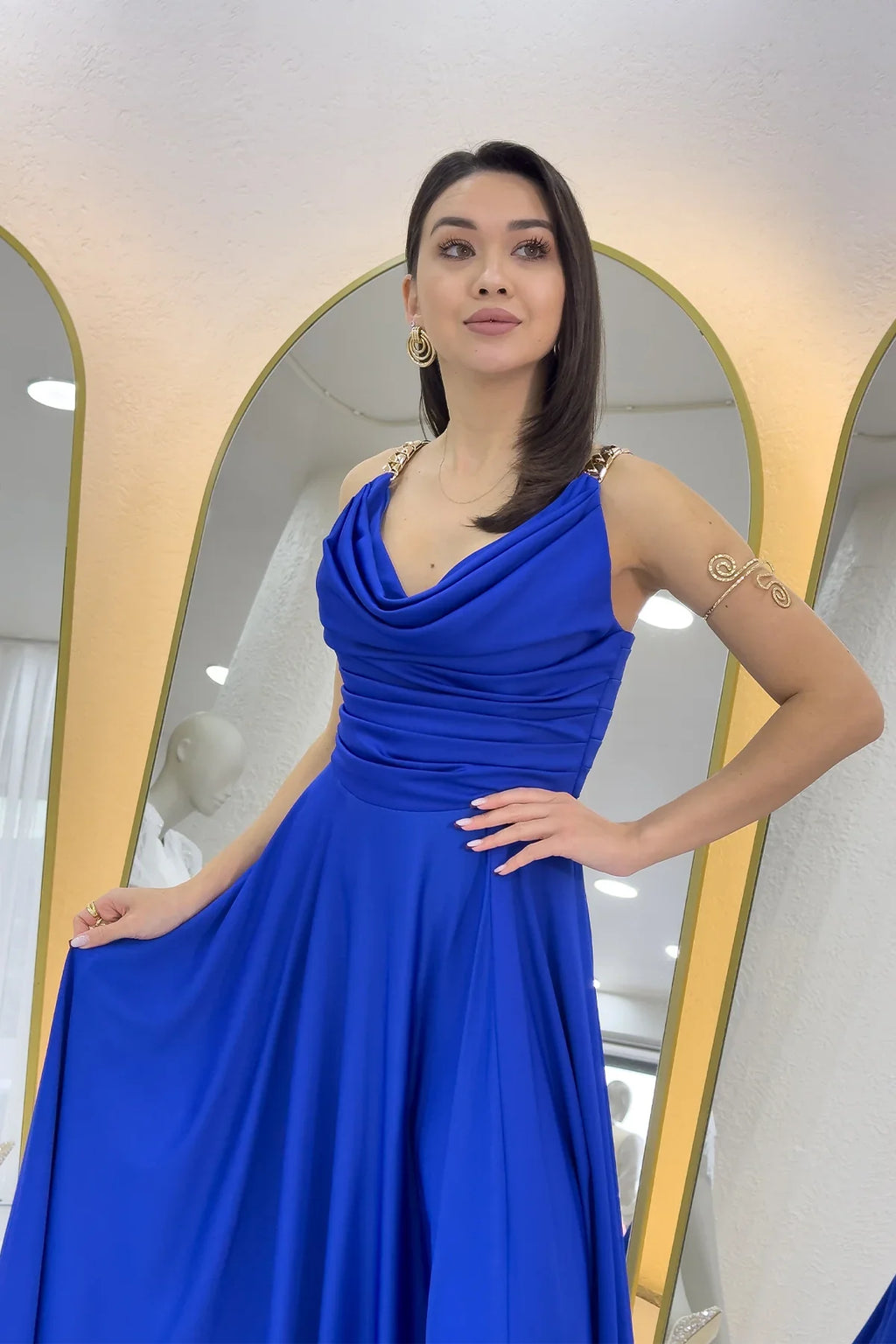 Saks Mavi Gold Askılı Ön Drapeli Saten Yırtmaçlı Abiye Elbise