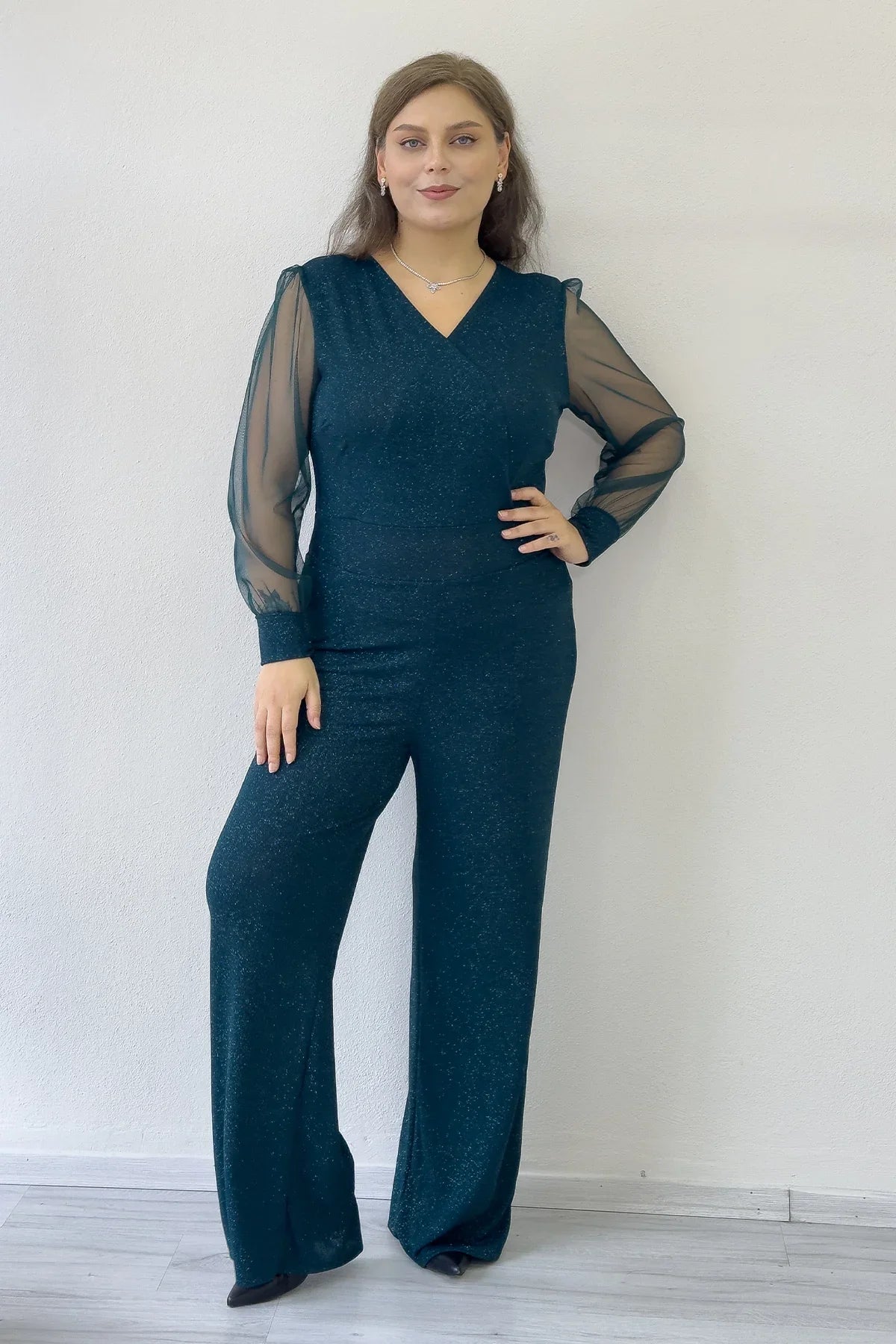 Zümrüt Yeşili Simli Kruvaze Yaka Tül Kol Abiye Tulum