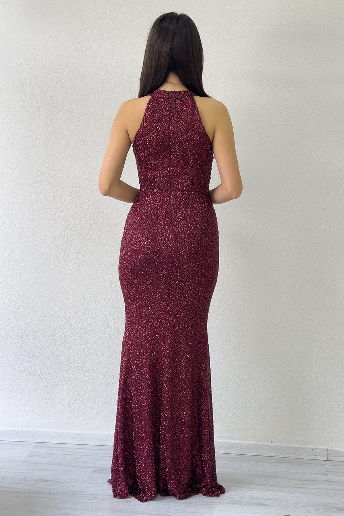 Bordo İşlemeli Halter Yaka Drapeli Yırtmaçlı Abiye Elbise 