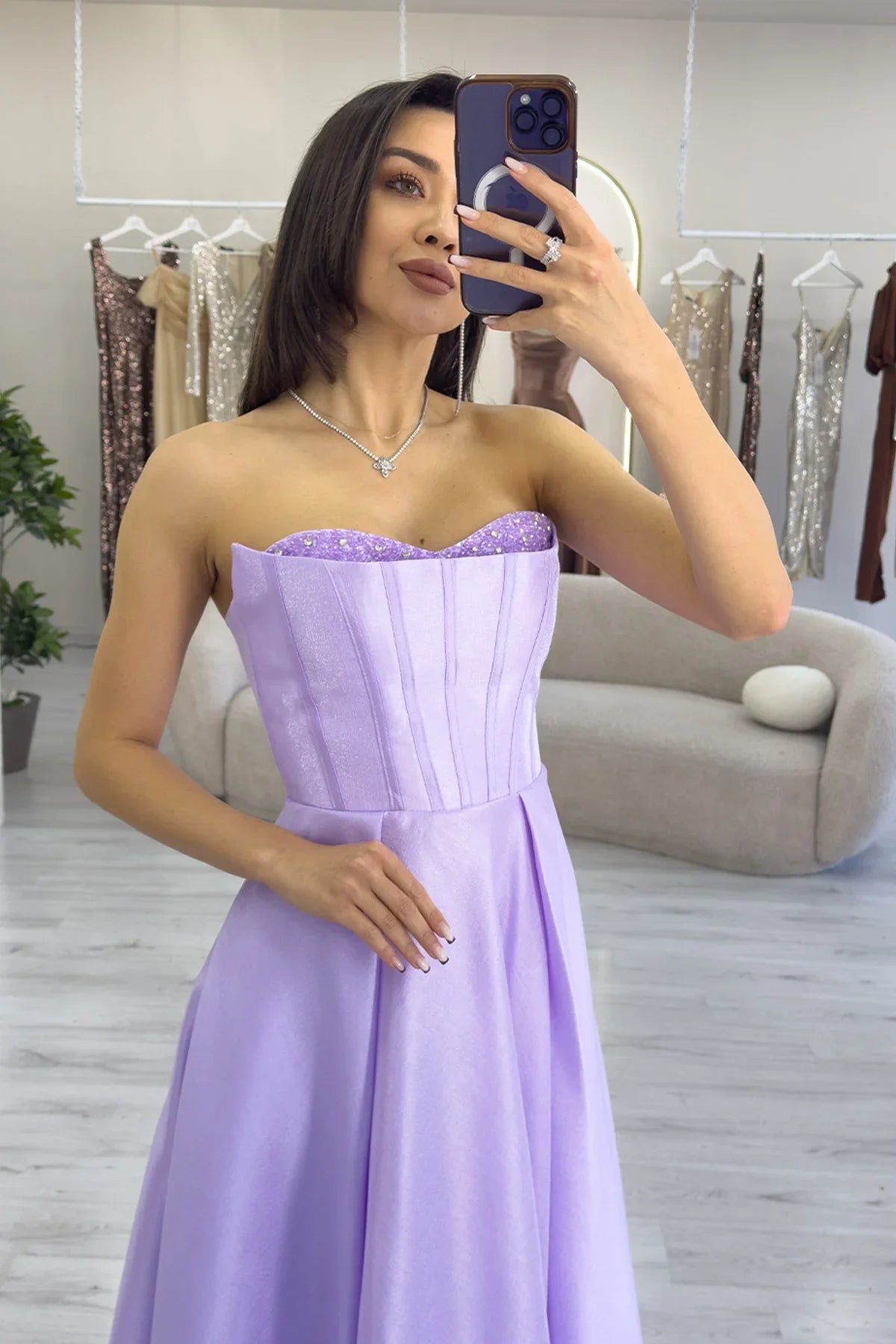 Lila Boncuk İşlemeli Straplez Korse Görünümlü Midi Boy Prenses Abiye Elbise