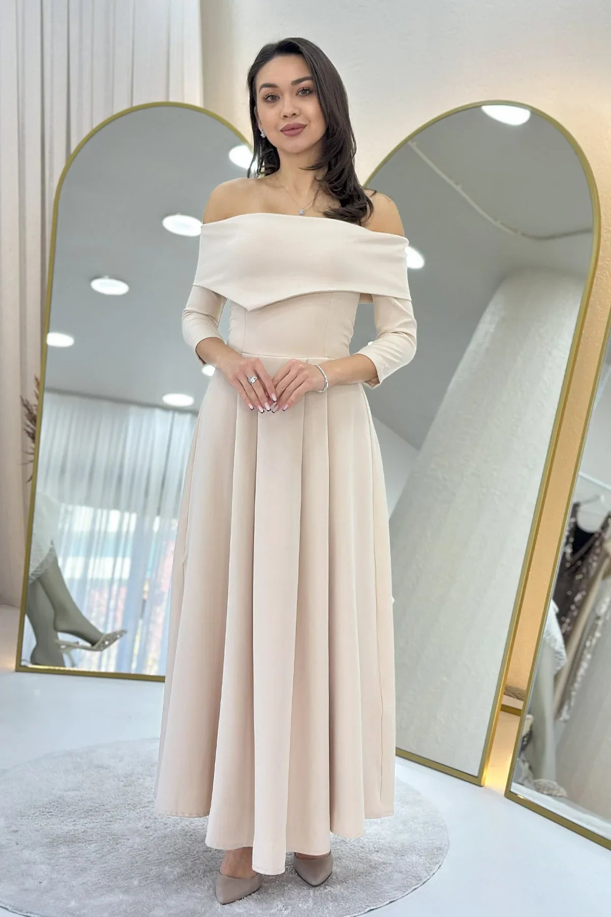 Kadın Bej Çıkarılabilir Çiçek Detay Madonna Yaka Midi Boy Elbise 