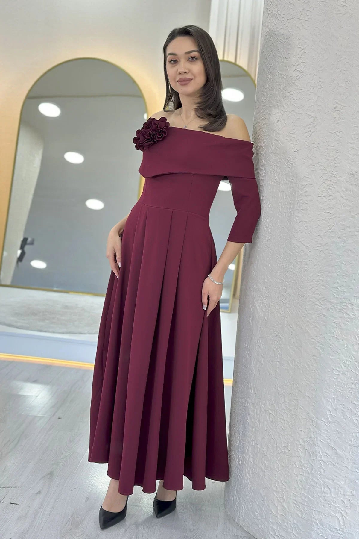 Kadın Bordo Çıkarılabilir Çiçek Detay Madonna Yaka Midi Boy Elbise 