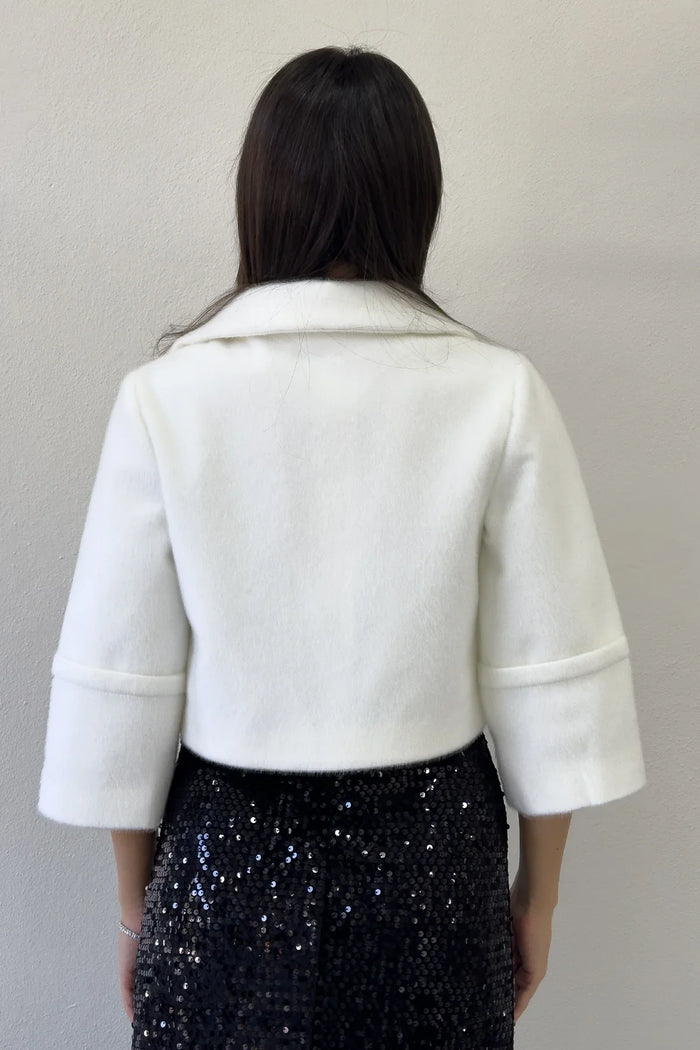 Beyaz Tek Düğmeli Astarlı Kürk Görünümlü Abiye Ceket 