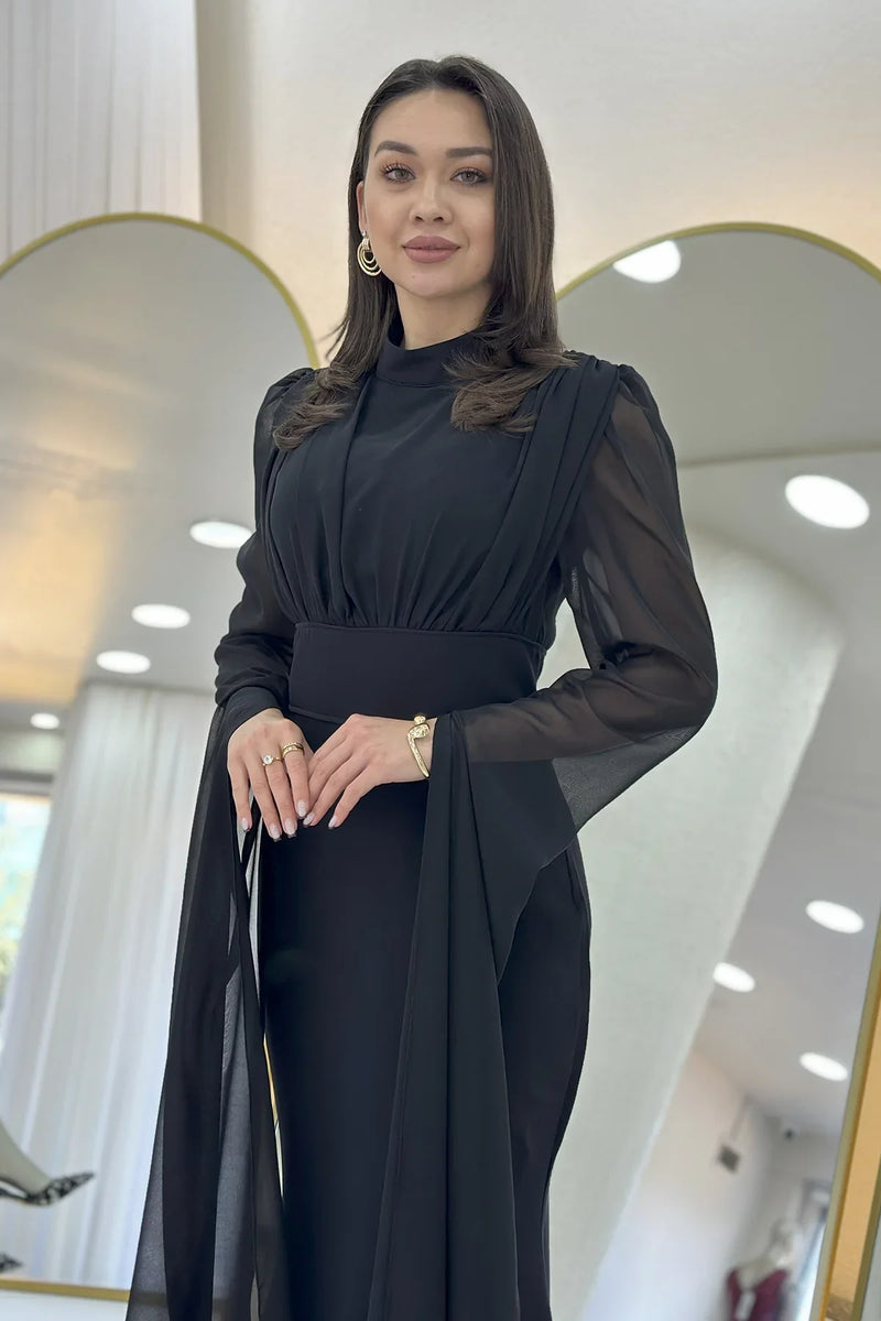 Siyah Şifon Pelerin Kol Dik Yaka Balık Abiye Elbise