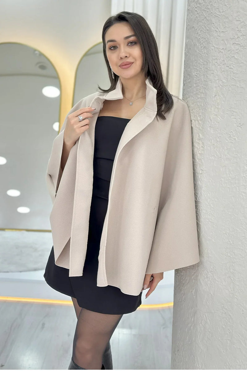 Bej Tek Düğmeli Kemerli Kaşe Panço 