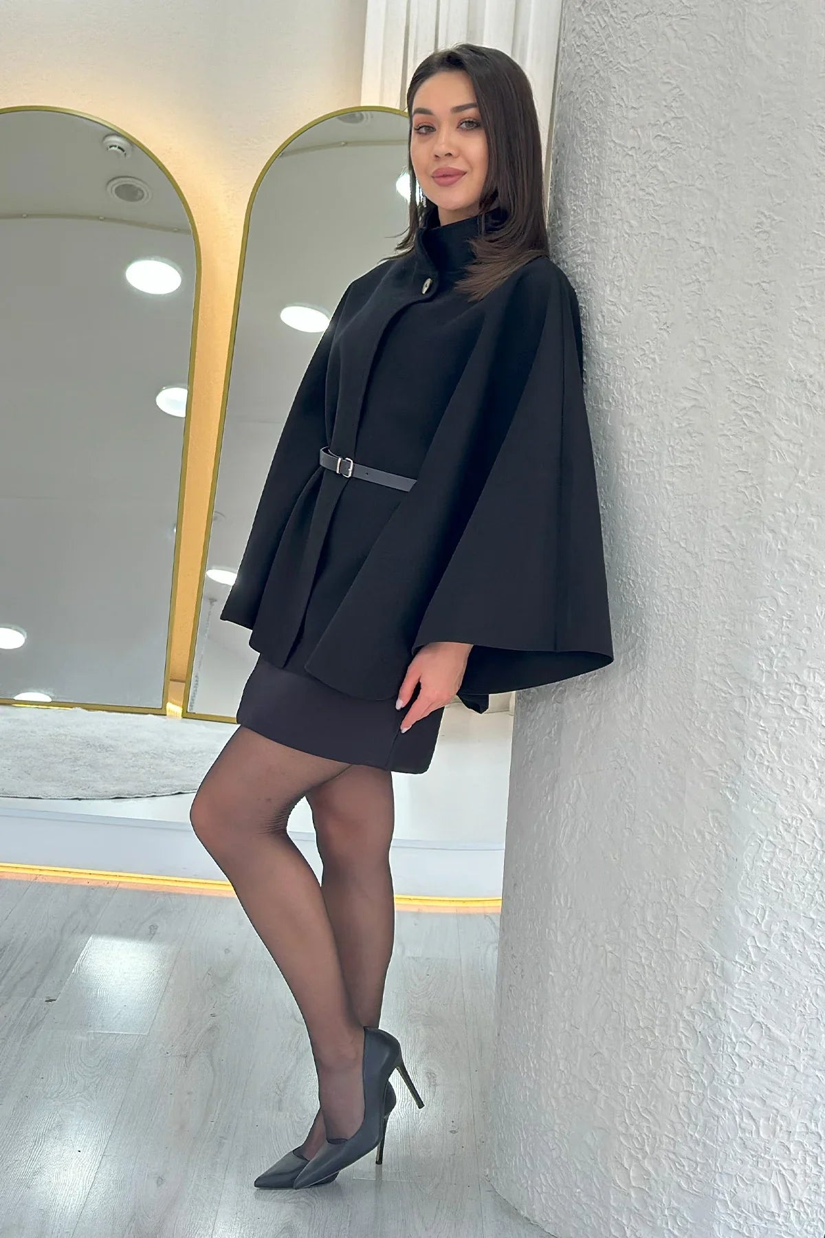 Siyah Tek Düğmeli Kemerli Kaşe Panço 