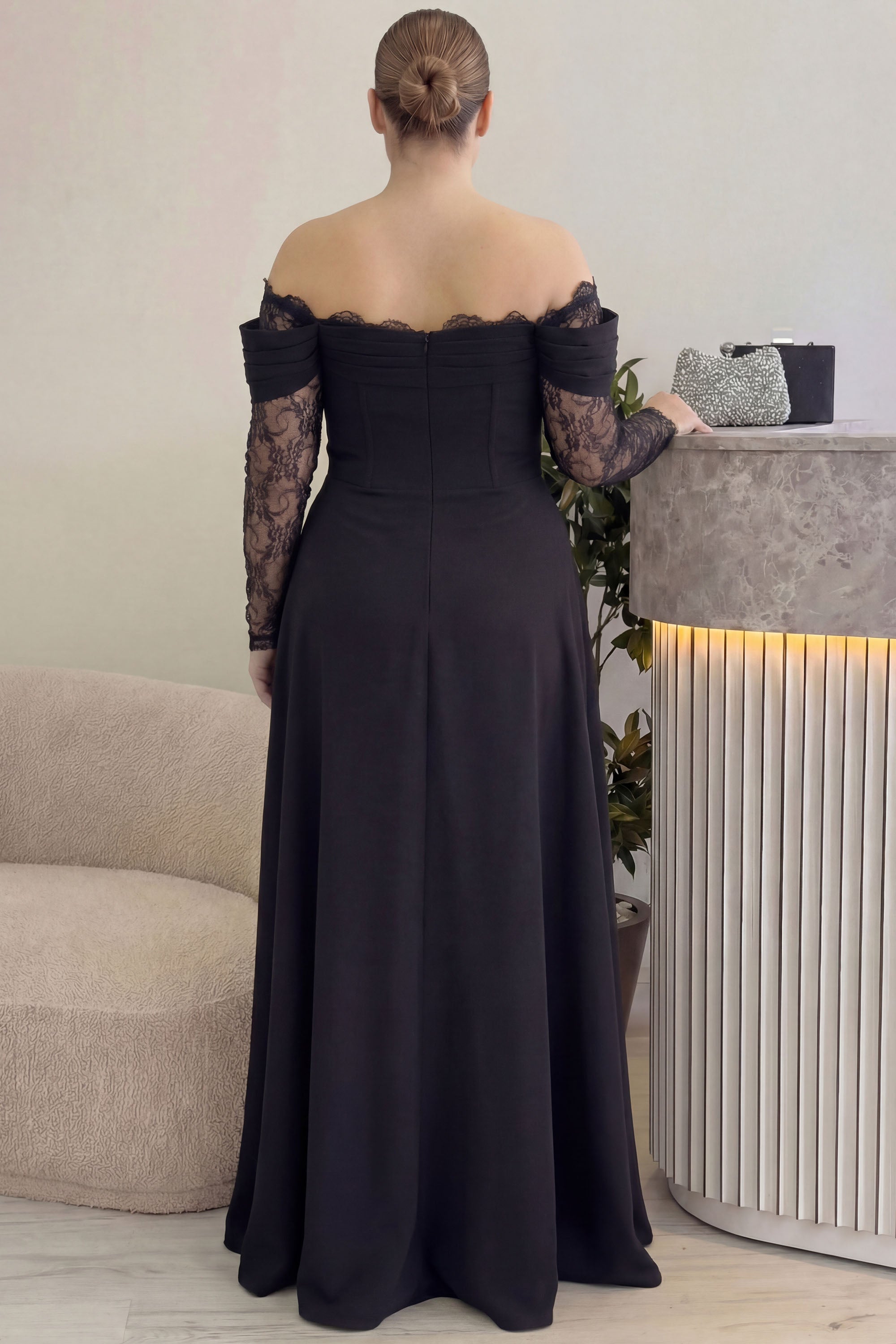 Kadın Düşük Omuz Dantel Detaylı Siyah Büyük Beden Abiye Elbise