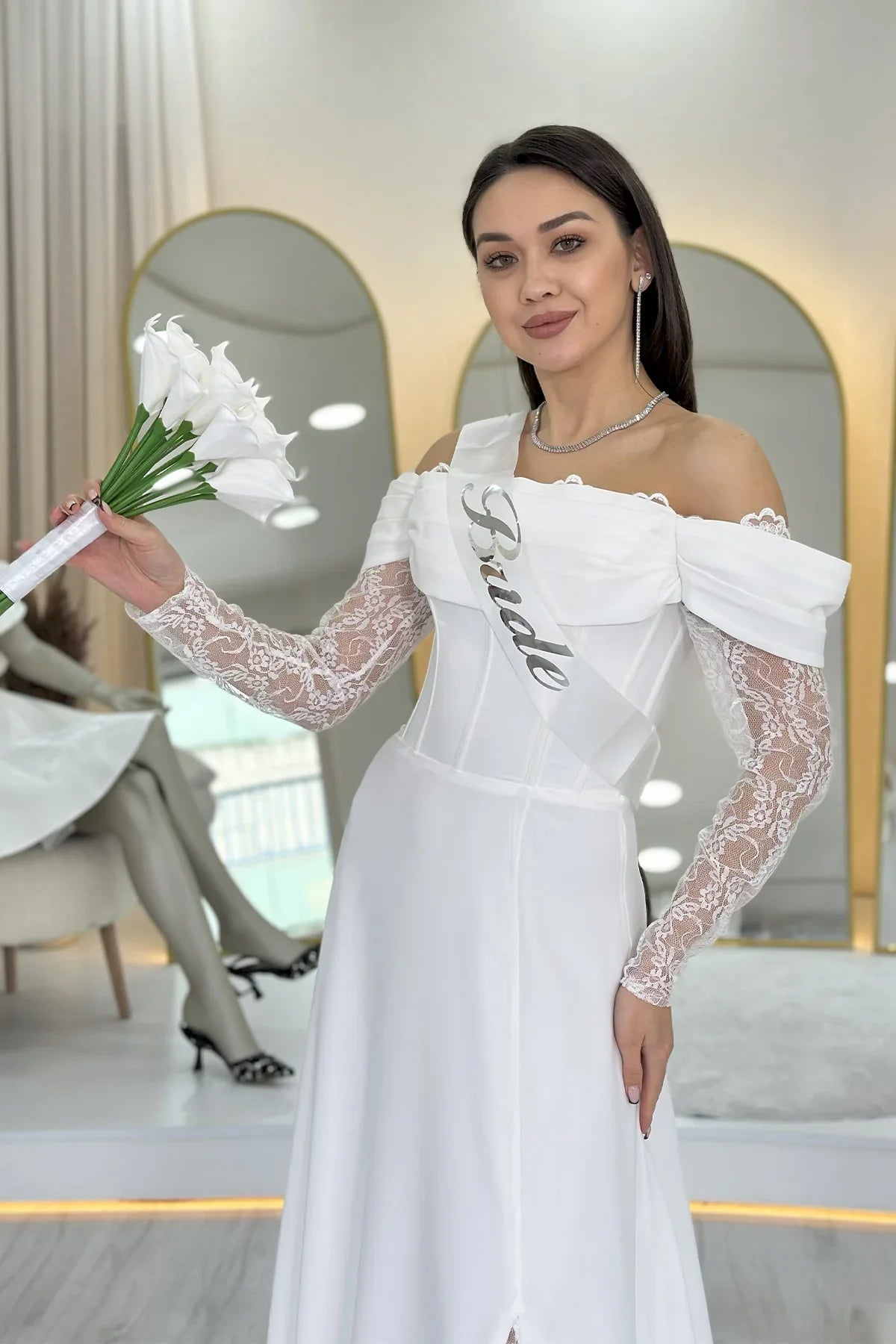 Beyaz Dantel Kollu Yırtmaçlı Tasarım Nikah Abiye Elbise 