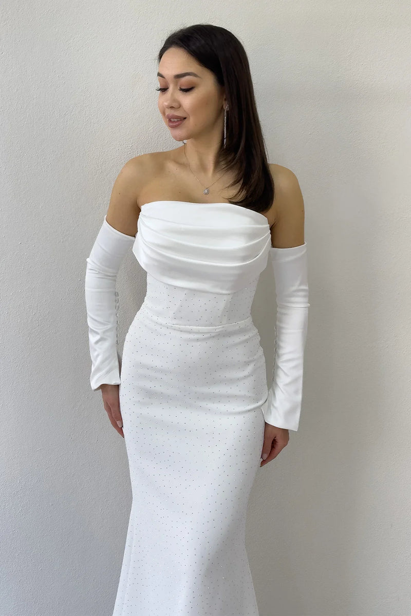 Kadın Taş Detaylı Beyaz Straplez Kol Aksesuarlı Balık Saten Alya Nikah Elbise