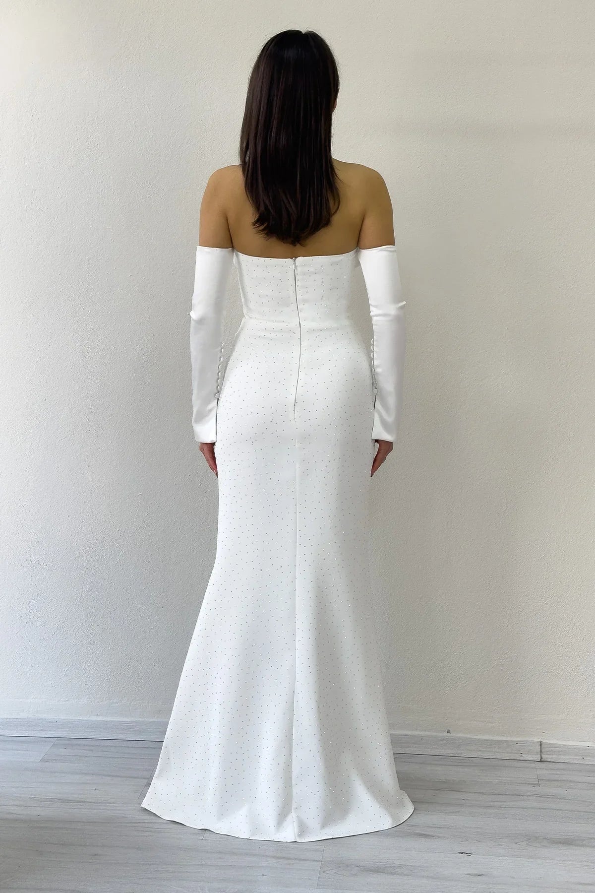 Kadın Taş Detaylı Beyaz Straplez Kol Aksesuarlı Balık Saten Alya Nikah Elbise