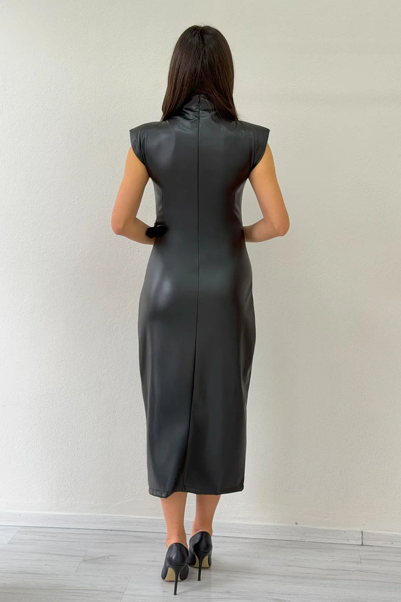 Kadın Dik Yaka Vatkalı Kemer Detaylı Midi Boy Deri Elbise 