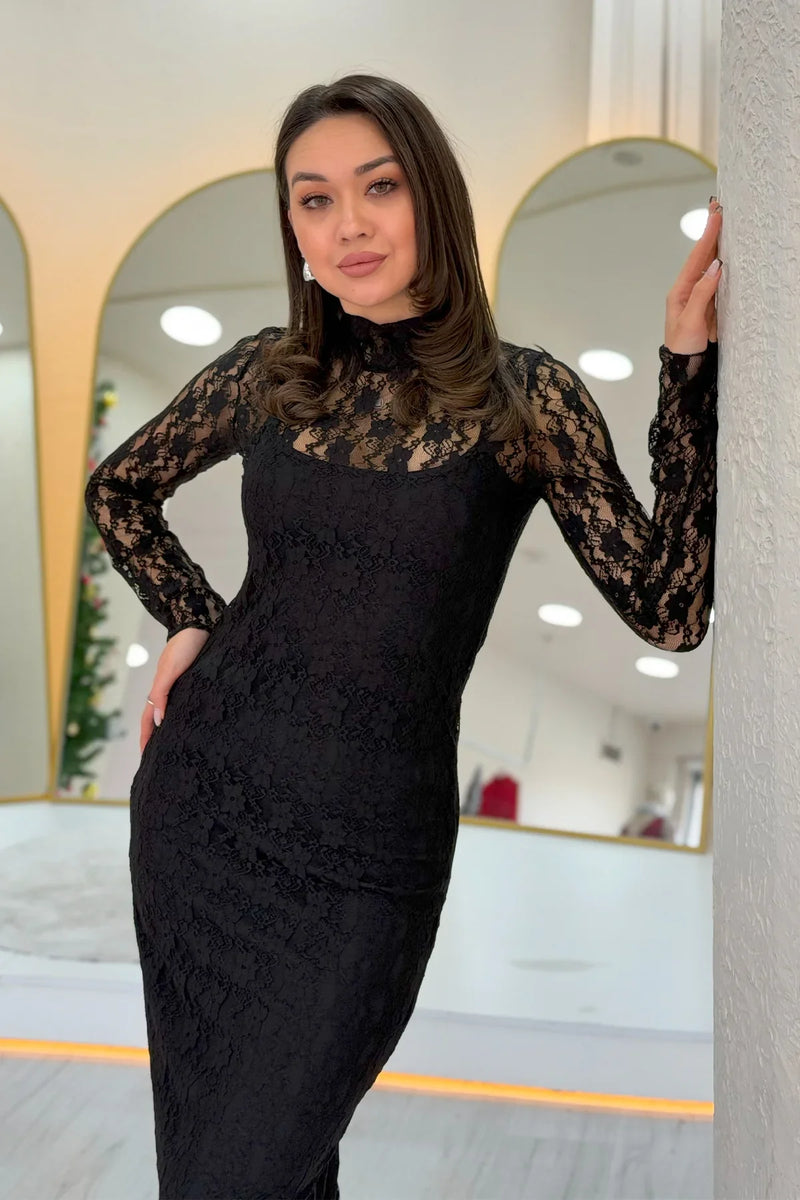 Siyah İç Astarlı Dik Yaka Midi Boy Dantel Elbise 