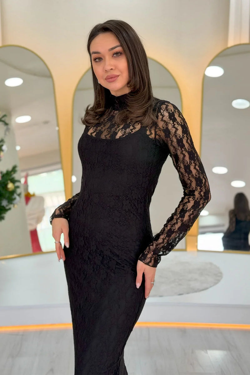 Siyah İç Astarlı Dik Yaka Midi Boy Dantel Elbise 