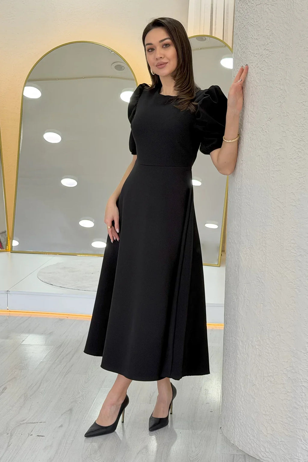 Siyah Balon Kol Midi Boy Volanlı Elbise