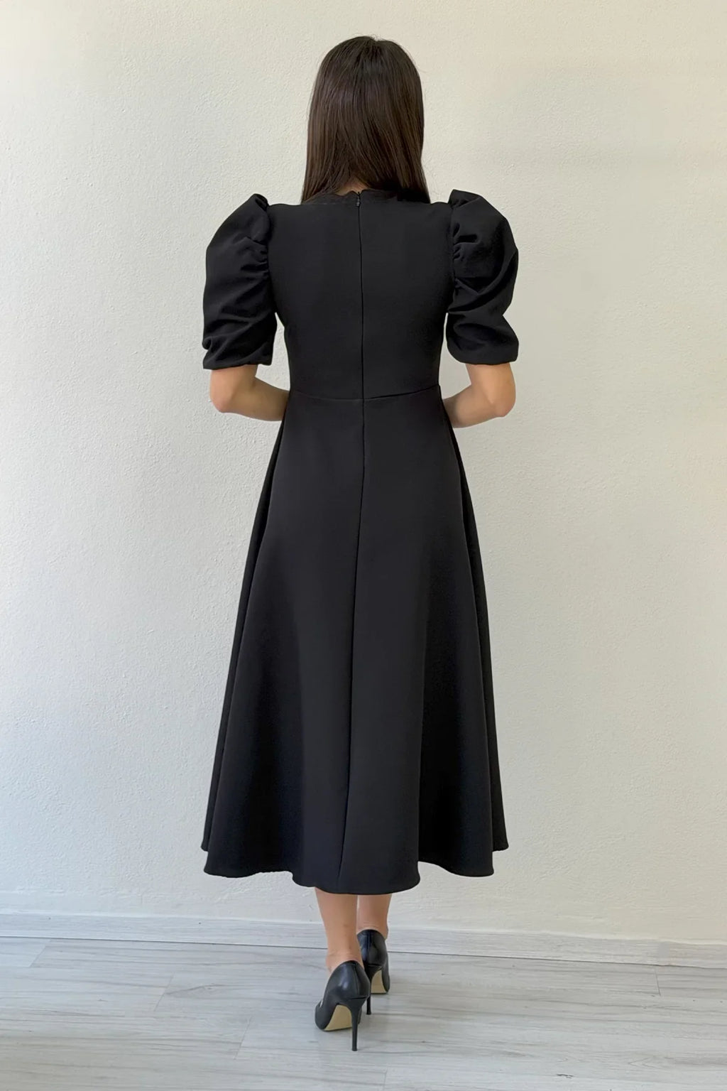 Siyah Balon Kol Midi Boy Volanlı Elbise