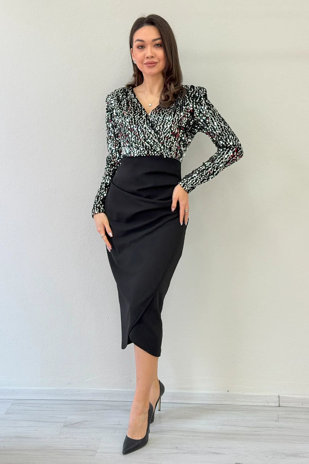 Gümüş Pul Payet Kruvaze Yaka Drapeli Midi Boy Abiye Elbise