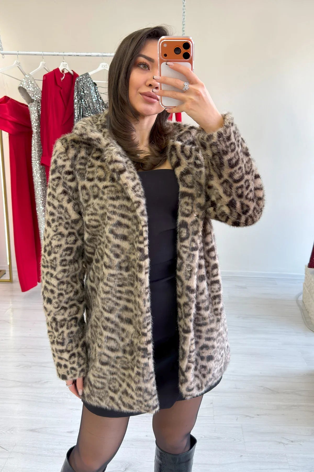 Bej Leopar Desen Çıt Çıt Kapamalı Suni Kürk
