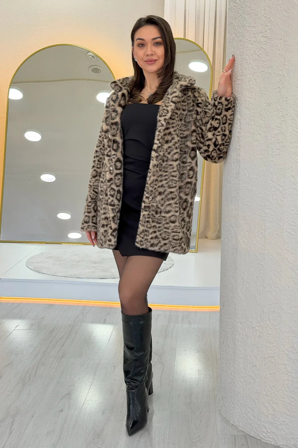 Bej Leopar Desen Çıt Çıt Kapamalı Suni Kürk