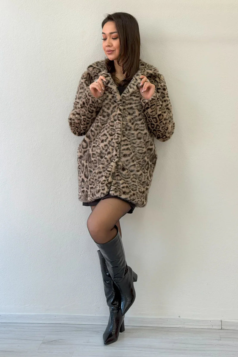 Bej Leopar Desen Çıt Çıt Kapamalı Suni Kürk
