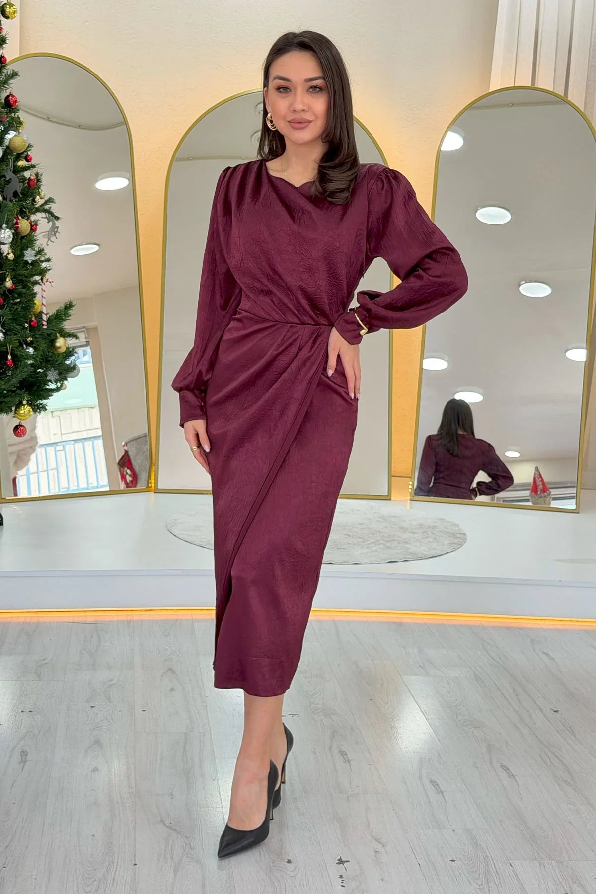 Bordo Saten Drape Detaylı Yırtmaçlı Abiye Elbise 