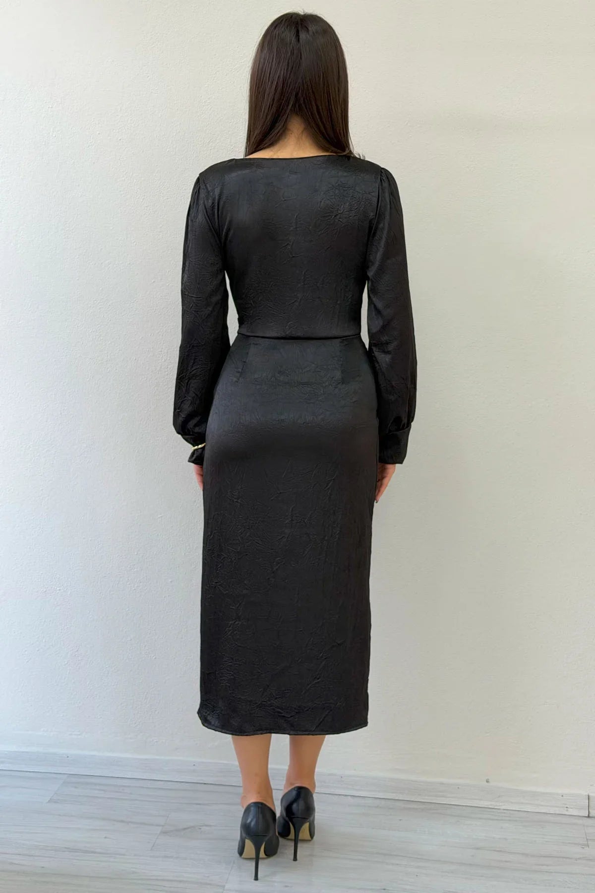 Siyah Saten Drape Detaylı Yırtmaçlı Abiye Elbise 