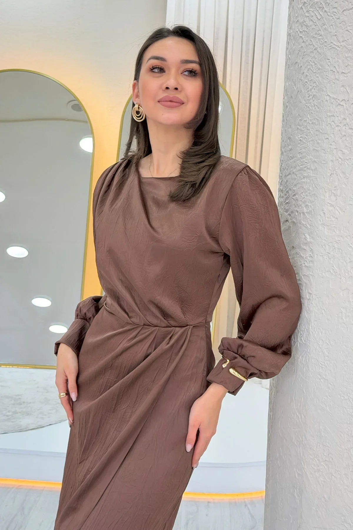 Taba Saten Drape Detaylı Yırtmaçlı Abiye Elbise 