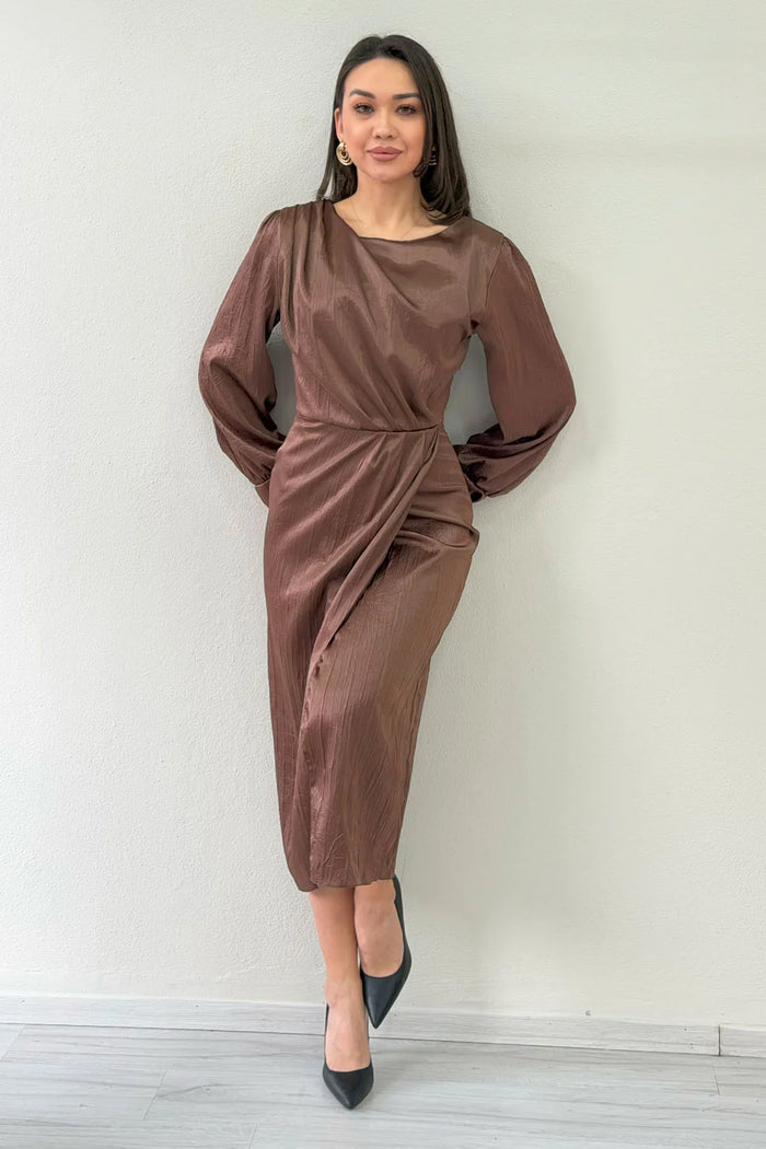 Taba Saten Drape Detaylı Yırtmaçlı Abiye Elbise 