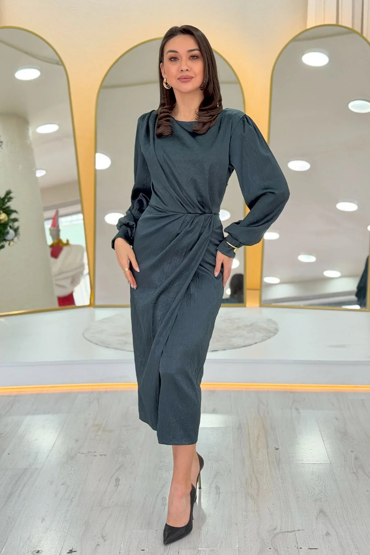 Yeşil Saten Drape Detaylı Yırtmaçlı Abiye Elbise 