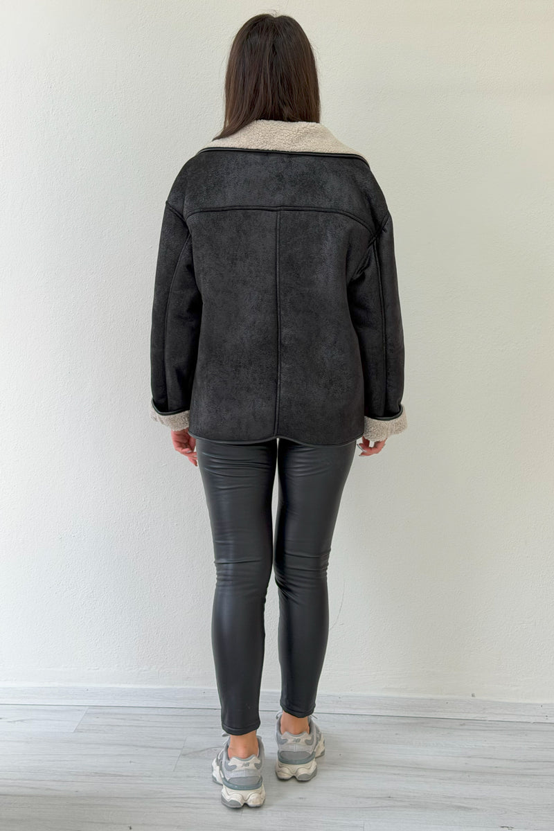 Siyah İçi Kürklü Suni Deri Çift Cepli Ceket 