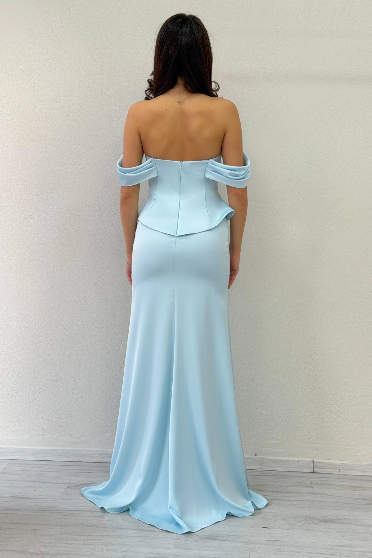 Bebe Mavi Düşük Omuz Korse Detay Uzun Saten Abiye Elbise 