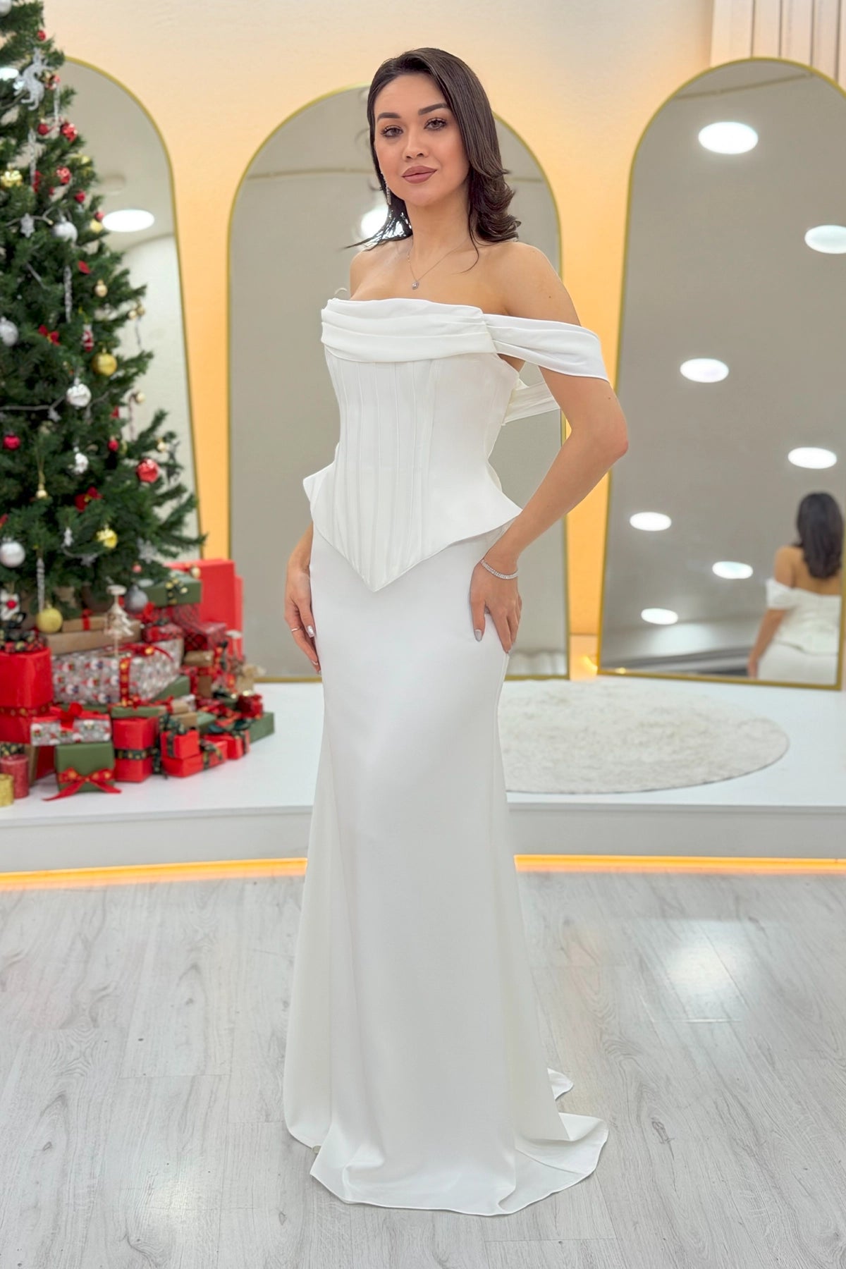 Beyaz Düşük Omuz Korse Detay Uzun Saten Nikah Abiye Elbise 