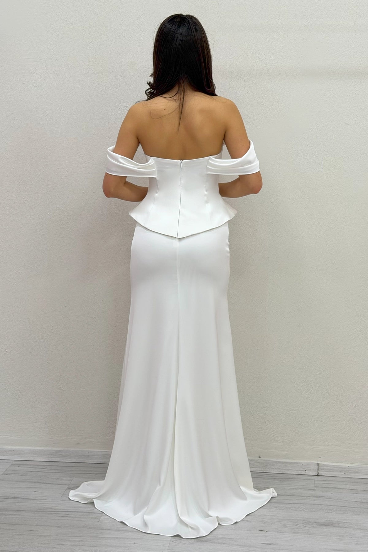 Beyaz Düşük Omuz Korse Detay Uzun Saten Nikah Abiye Elbise 
