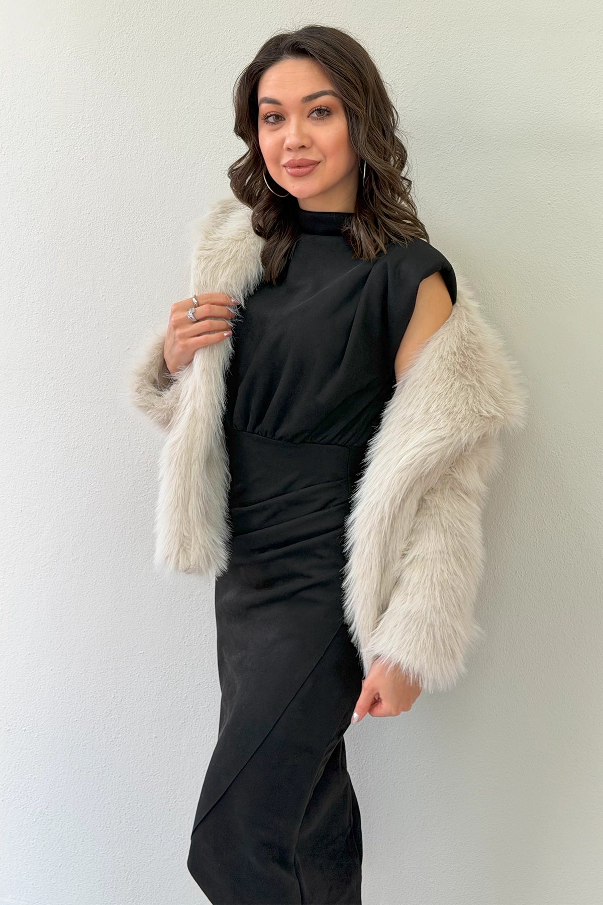 Kadın Bej Yakalı Astarlı Premium Suni Kürk 