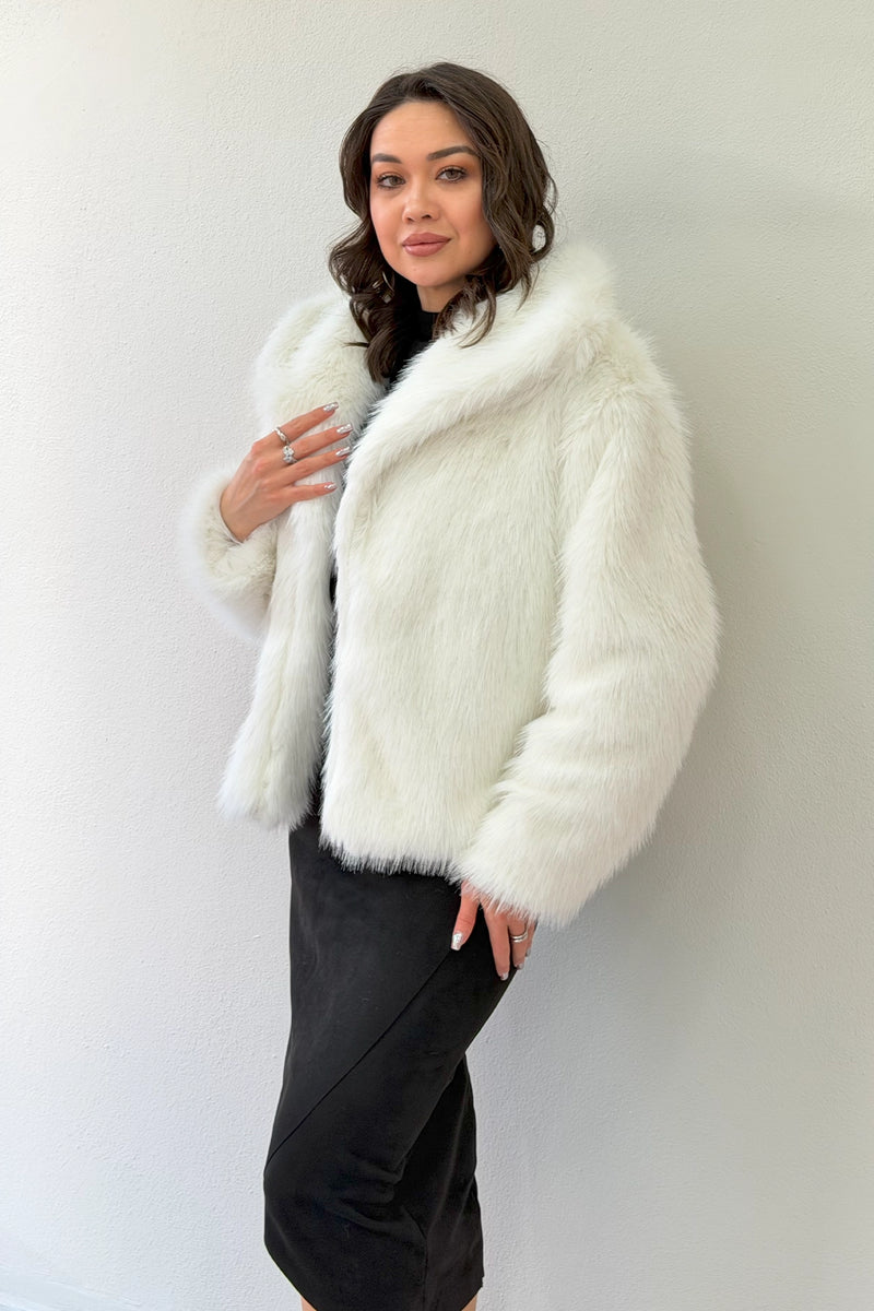 Kadın Beyaz Yakalı Astarlı Premium Suni Kürk