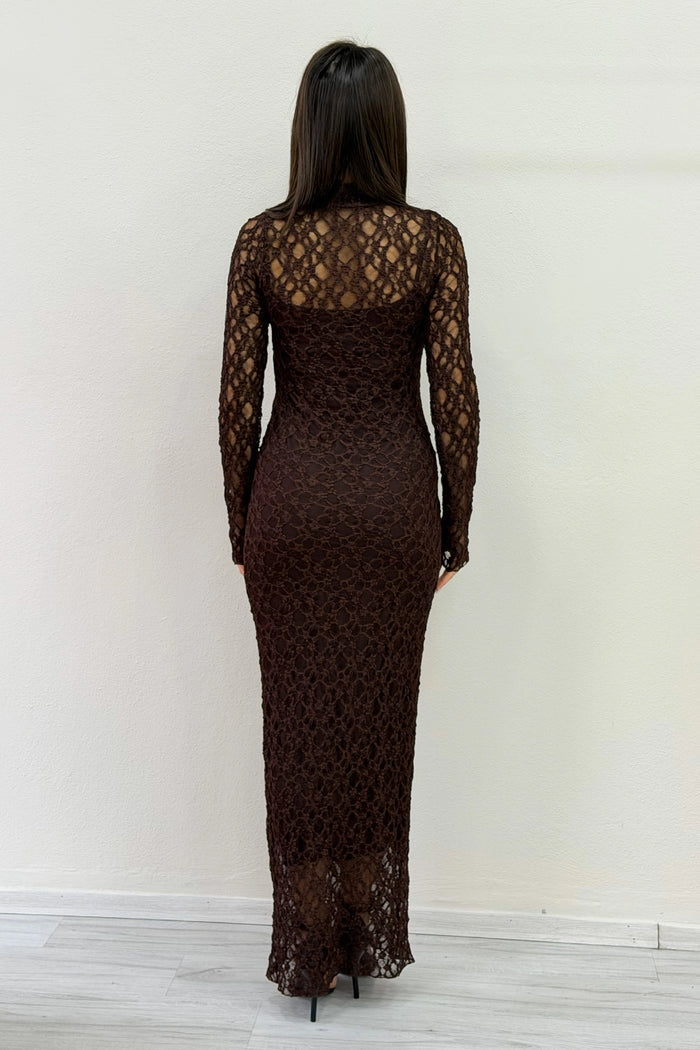 Kahverengi İç Astarlı Dik Yaka Midi Boy Kabartmalı Dantel Elbise