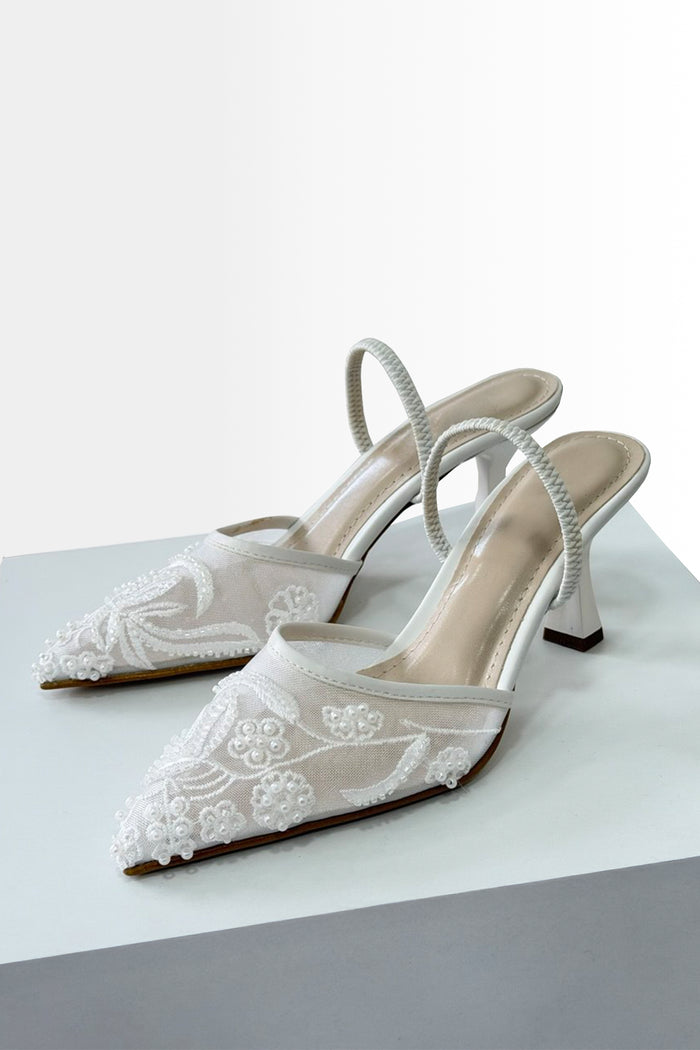 Kadın Beyaz Nakış ve Boncuk Detaylı Transparan Topuklu Ayakkabı